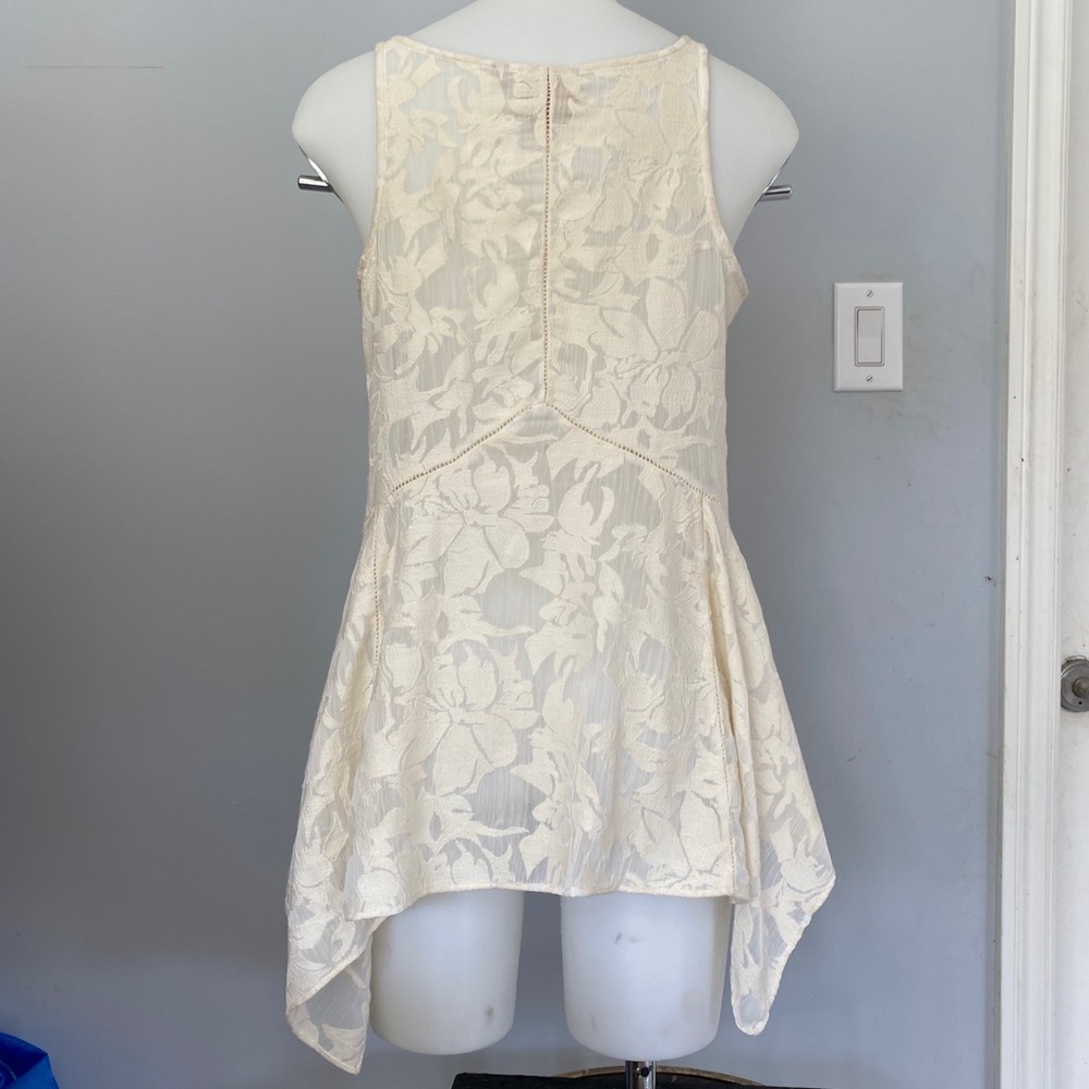 Anthropologie embroidered tank top - Picture 6 of 9